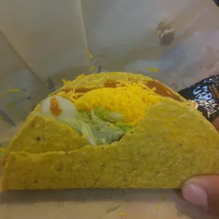 Gave me a taco with 2 shells, both are broken! WTF