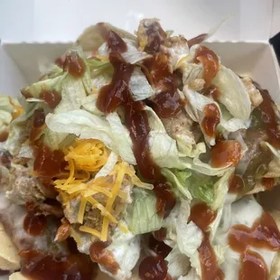 Chicken queso nachos