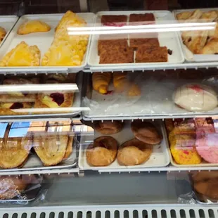 food, dough desserts, donuts