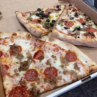 Sausage and Pep pizza, supreme pizza