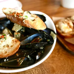 Beer Steamed Mussels