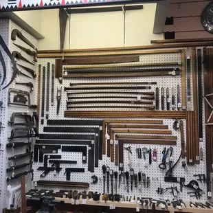 Good selection of woodworking hand tools!