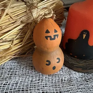 The little gourd I painted as my free make &amp; take craft!