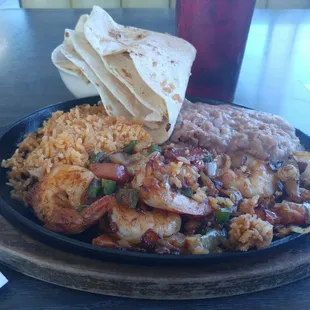 Rice, Bean's and Shrimps with homemade tortillas. Let's get this done.....