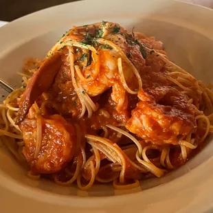 Linguine with shrimp and lobster in pink sauce