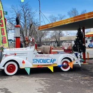 outside, ramen and noodles