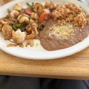 Shrimp Fajitas with rice and beans.  Very good.