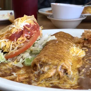 Chicken enchilada and ground beef taco