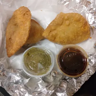 Samosas with dipping sauce