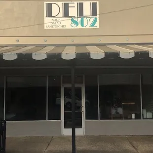 Deli 802