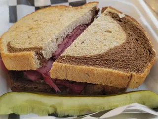 Independent Deli