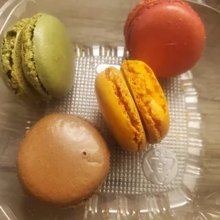 Yummy macarons