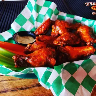 poultry, fried chicken wings, chicken wings and fried chicken, chicken wings, fried chicken, chicken, food, bbq chicken, bbq wings