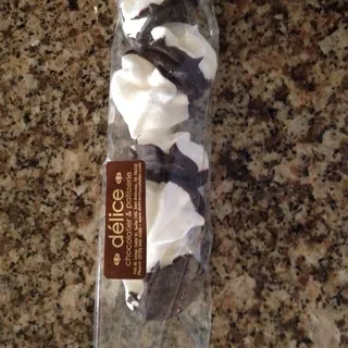 Oreo Cookies Dipped in Chocolate