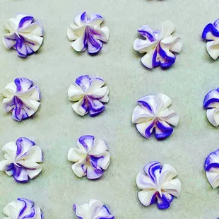Lavender meringues