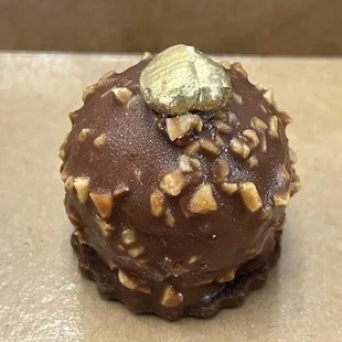 Choconut; IG: @katzlundell