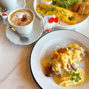 Croissant Benedict