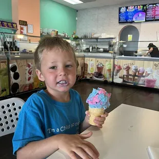 This is a one-scoop cone!!