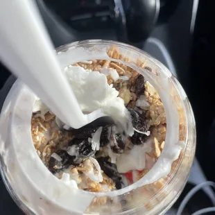 Fresca con crema was not cream, it was yogurt. Good tho!