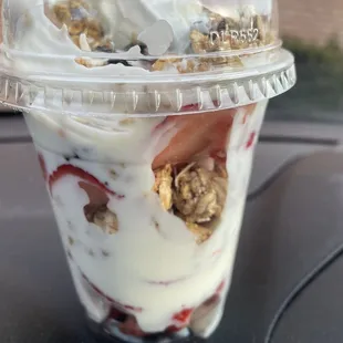 Fresca con crema was not cream, it was yogurt. Good tho!