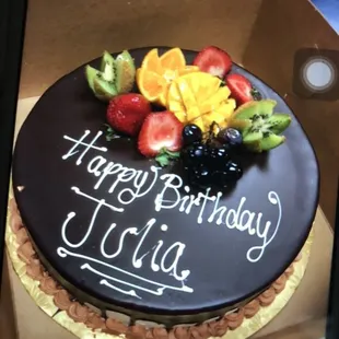 The mocha 8 in. cake is so delicious.  Great options at the walk in counter, reasonable price, and wonderful customer service.