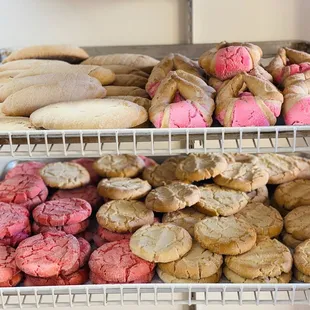 Deliciosos Pan fino y polvorones.