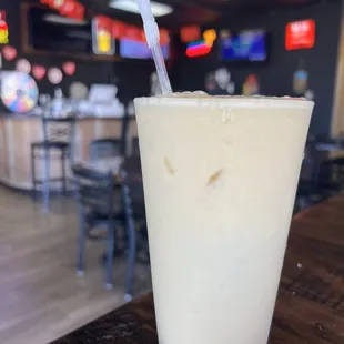Batido de Maracuyá - Passion Fruit smoothie with milk and ice