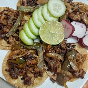 Tacos acorasados de asada