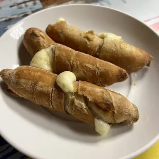 Deditos de queso /cheese sticks