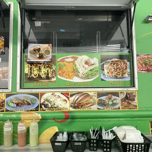 Menu and delicious salsas!!