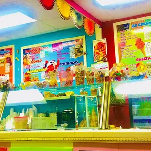 AMAZING customer service, EXQUISITE decor and MOUTHWATERING treats!