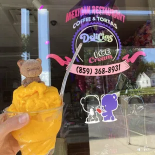 Delicious mango ice cream! Have to try all they have to offer, my bf and I loved this place, Ice cream, tacos and smoothie