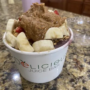 Almond butter Classic Acai Bowl with vegan protein