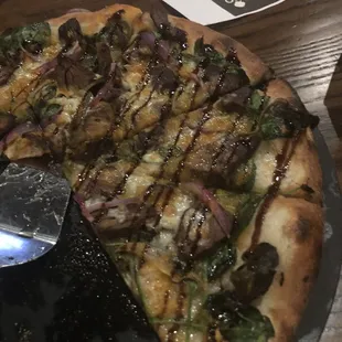 Black bleu pizza
