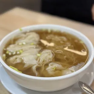 Wonton noodle soup