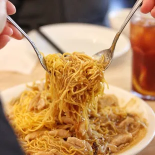 Shredded pork chow mein