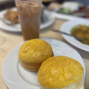 Hk show pineapple bun with butter