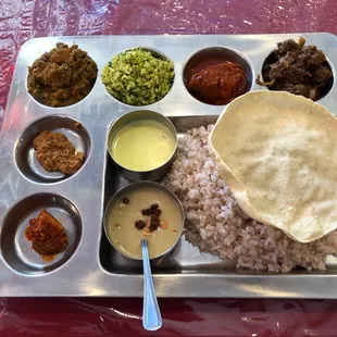 Lunch &quot;Ooon&quot; thali