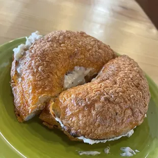 Veggie cream cheese bagel