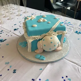 Baby shower cake