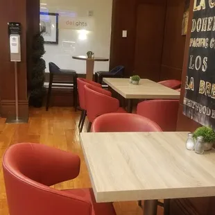 Clean,comfortable dining in option