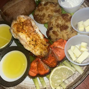 Crab cake &amp; lobster