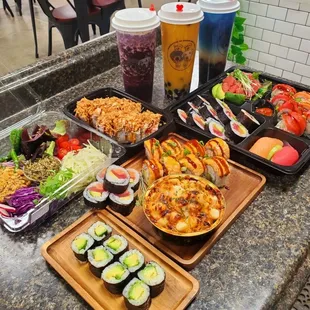 Bento, sushi and tea