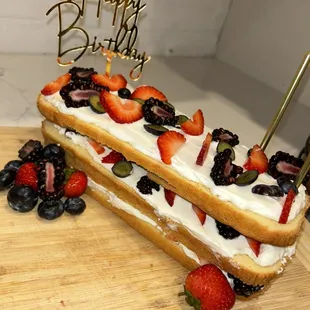 Chantilly cream and pound