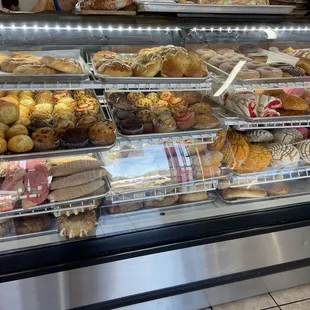 Delizias Bakery