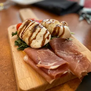 Burrata & prosciutto