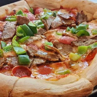 NY Pizza w pepperoni, peppers, amd sausage