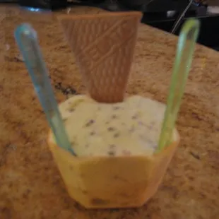 regular size - pistachio gelato