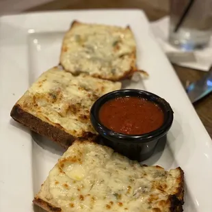 Garlic cheese bread