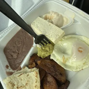 No importa la hora siempre me hecho mi desayuno oh cena